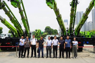 中鐵十一局五公司物資設備部長陳林一行蒞臨藍海智能考察交流